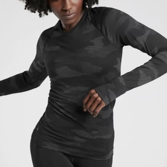 Athleta Tops - Athleta Gap Black/Gray Camouflage Rash Guard Performance Top, Medium